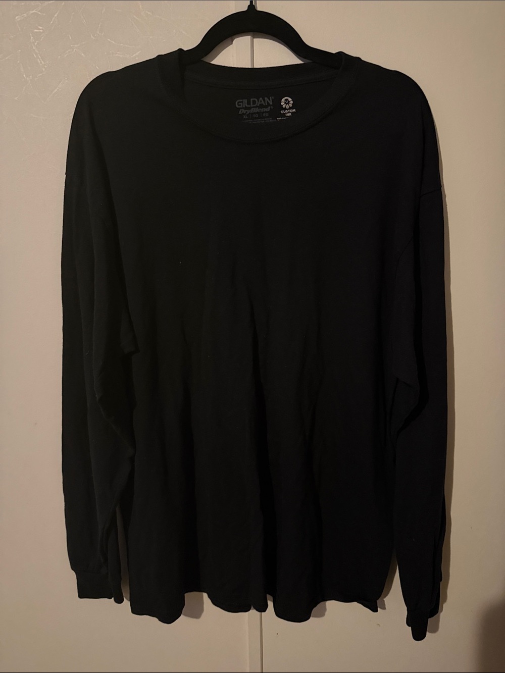 Gildan Black Women's Long Sleeve Crewneck Tee